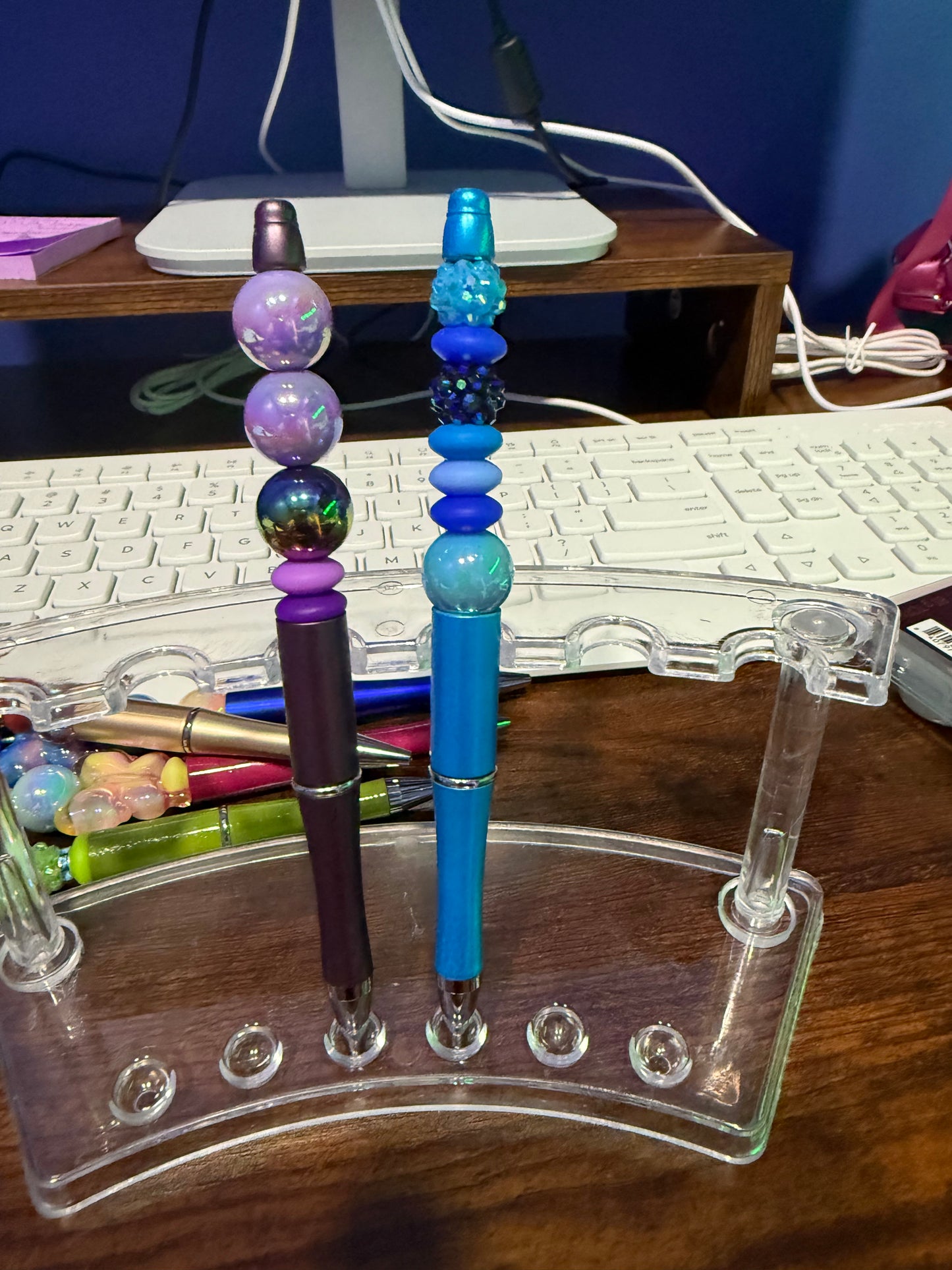 Multicolor pens with beans