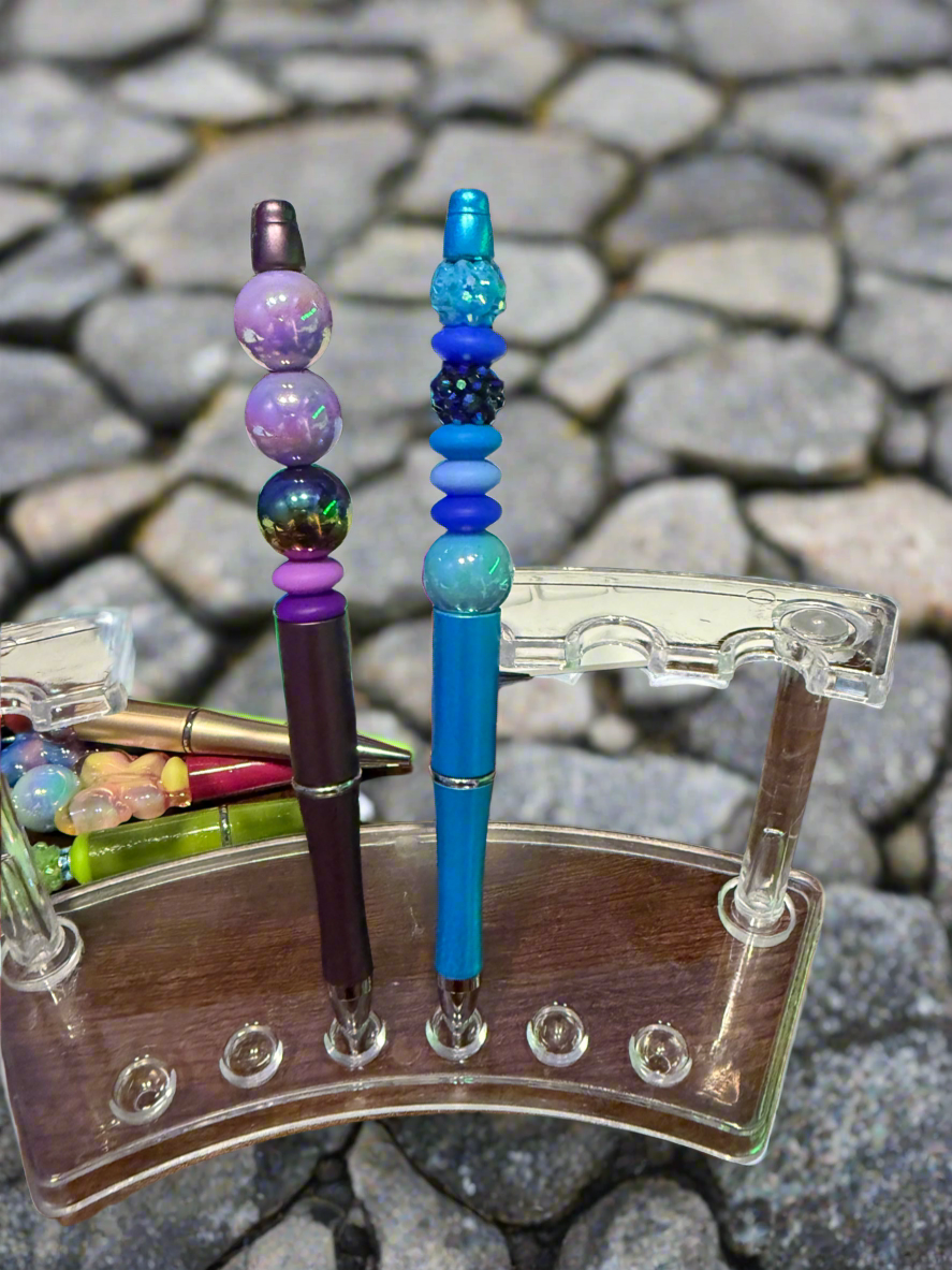 Multicolor pens with beans